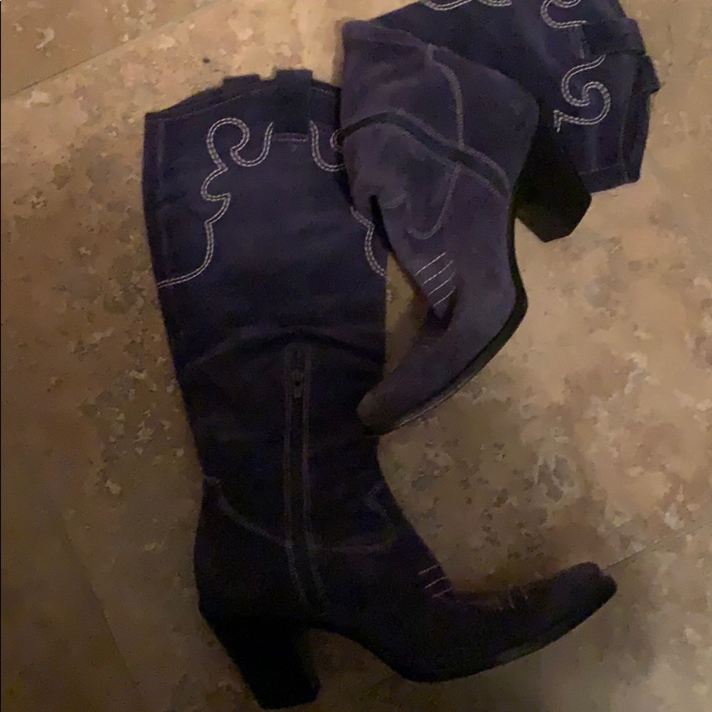 Purple suede cowgirl boots
